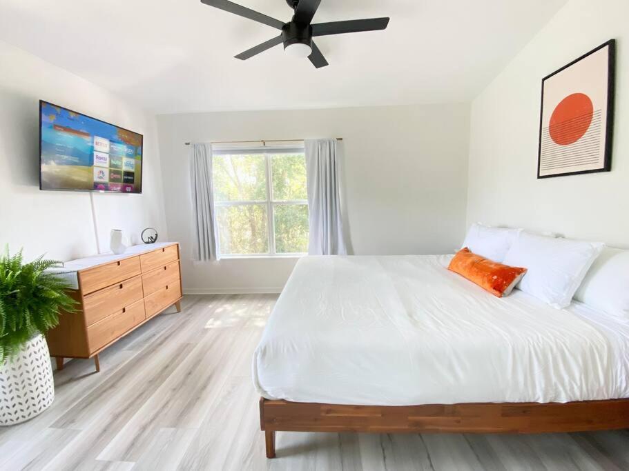 Sanctuary Gainesville Bright 2 Bedroom King Condo Esterno foto