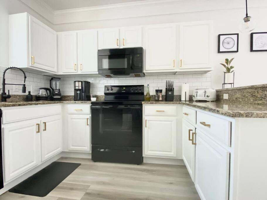 Sanctuary Gainesville Bright 2 Bedroom King Condo Esterno foto