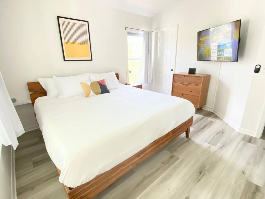 Sanctuary Gainesville Bright 2 Bedroom King Condo Esterno foto