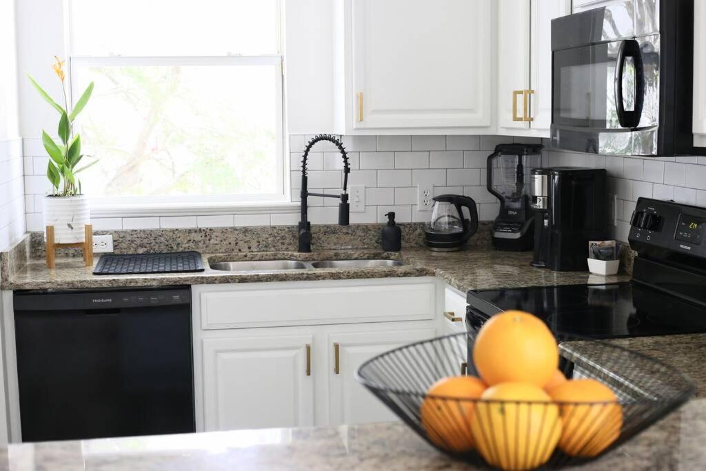 Sanctuary Gainesville Bright 2 Bedroom King Condo Esterno foto
