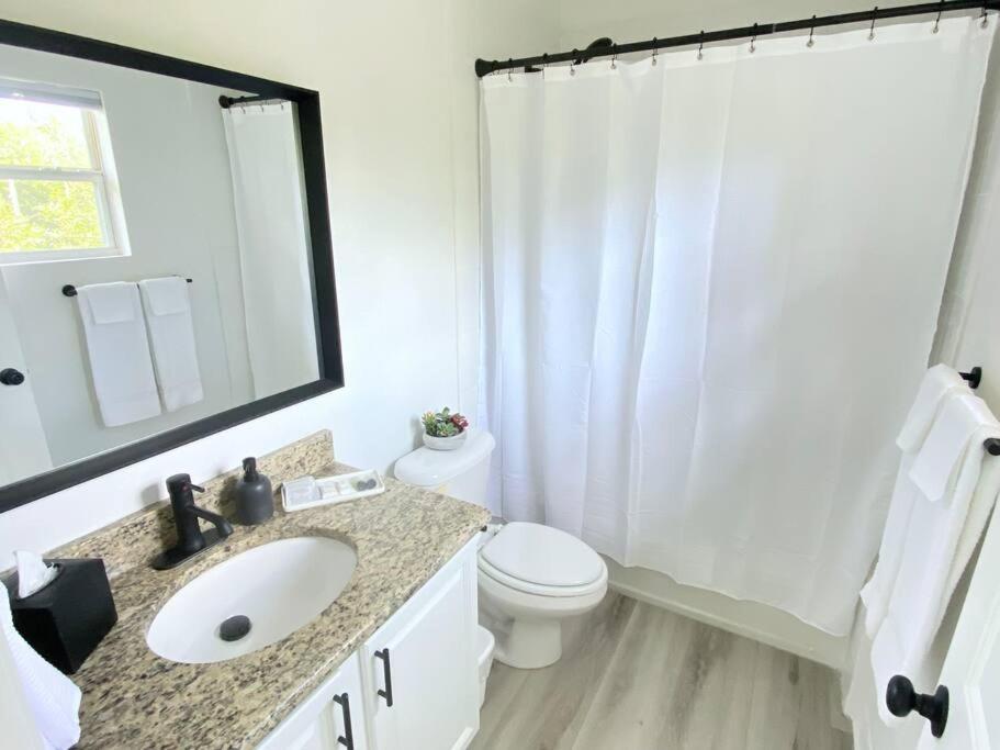 Sanctuary Gainesville Bright 2 Bedroom King Condo Esterno foto