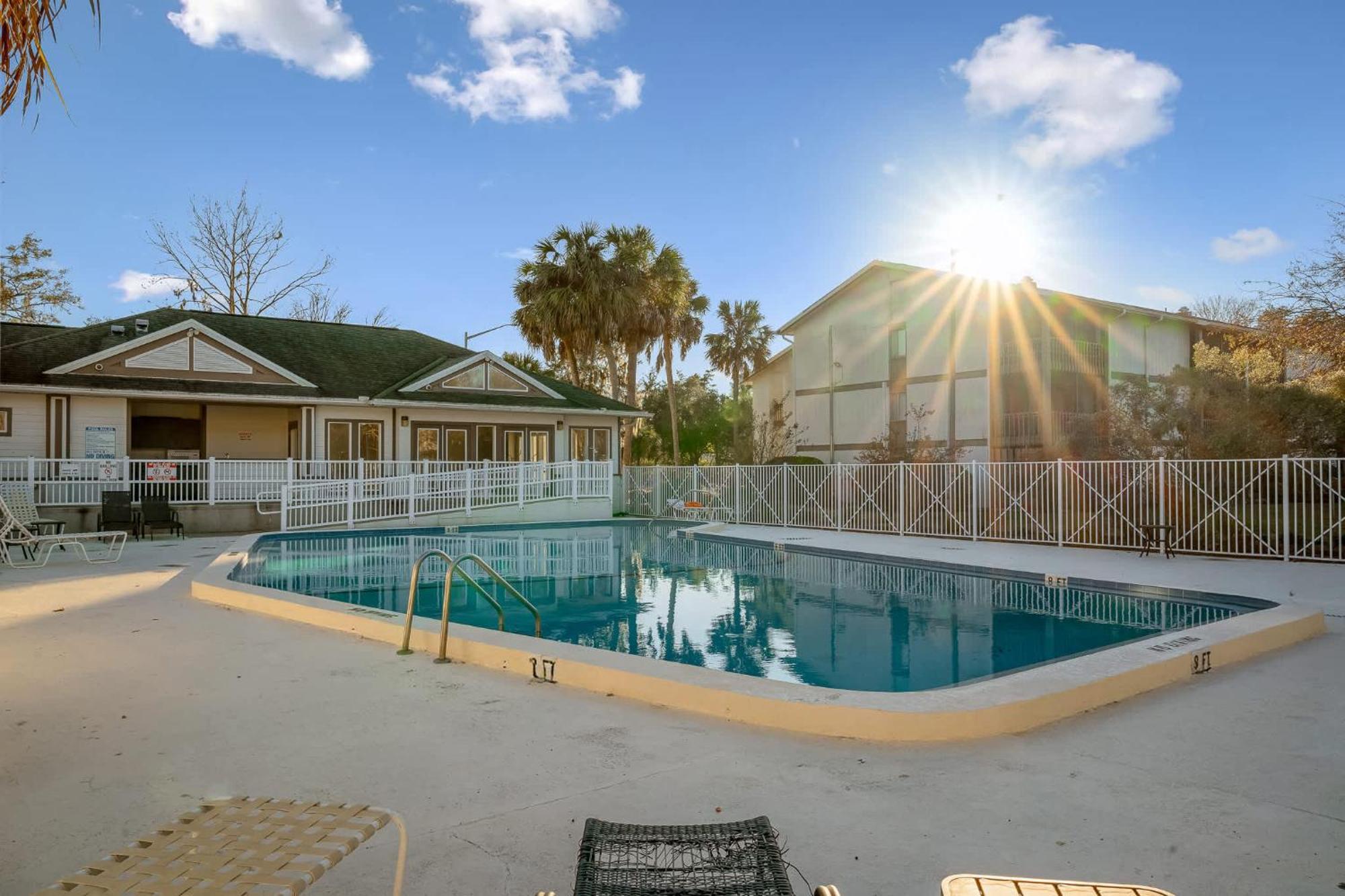 Sanctuary Gainesville Bright 2 Bedroom King Condo Esterno foto